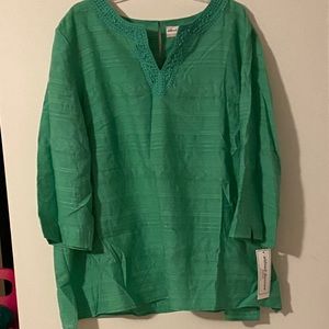 Beautiful green blouse with 3/4 length sleeves
